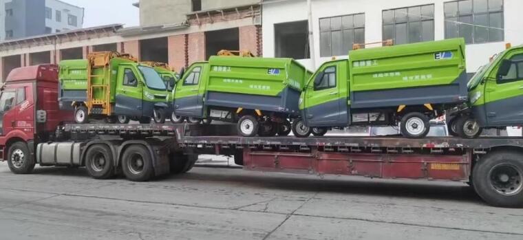 雄獅重工環(huán)衛(wèi)車批量交付信陽(yáng)市淮濱縣，助力打好攻堅(jiān)戰(zhàn)